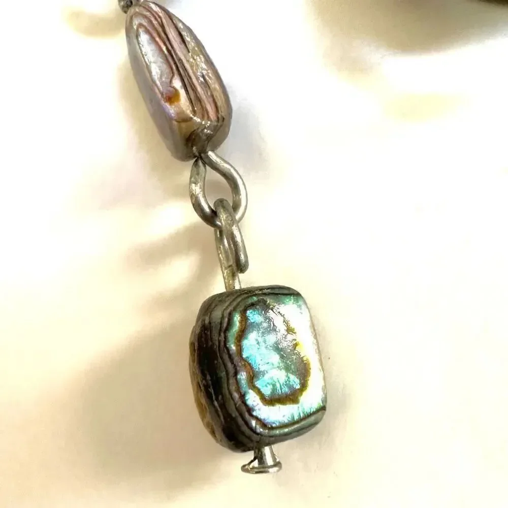 Silver tone abalone wire pendant necklace